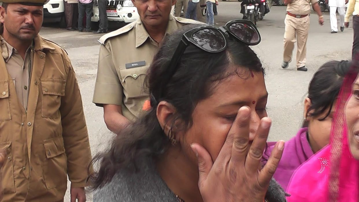 female complainant scolded by ajmer sp