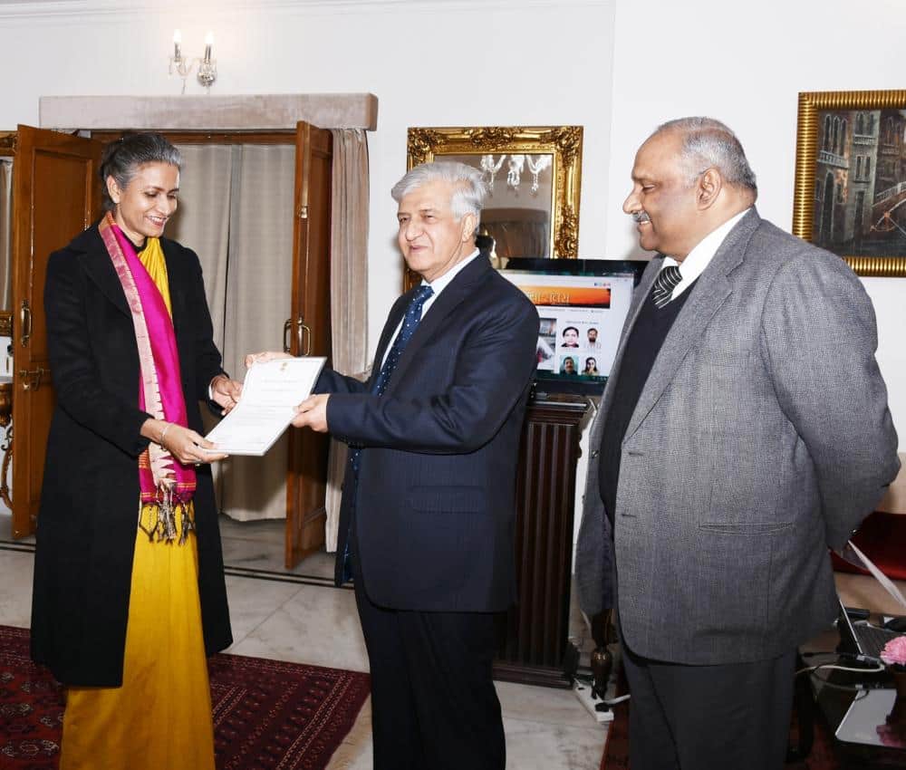 IAS Bhupendra Aulakh and Manoj Chandran honored
