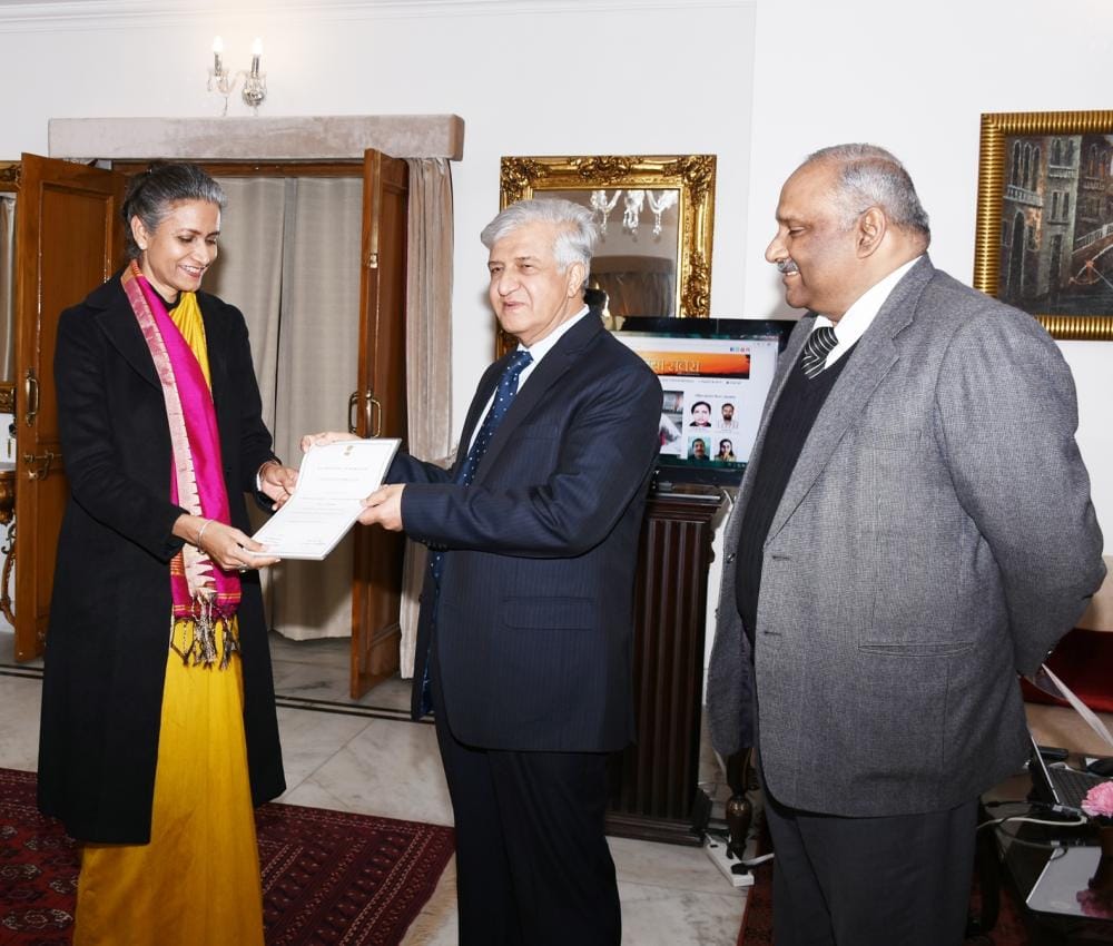 IAS Bhupendra Aulakh and Manoj Chandran honored