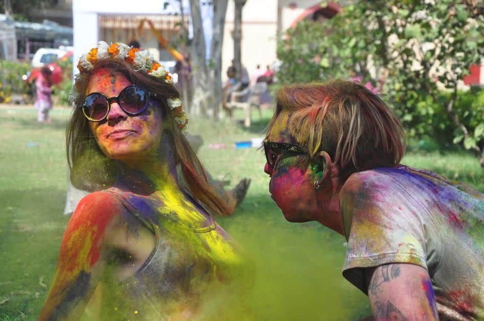 holi celebration in hotel khasa kothi jaipur