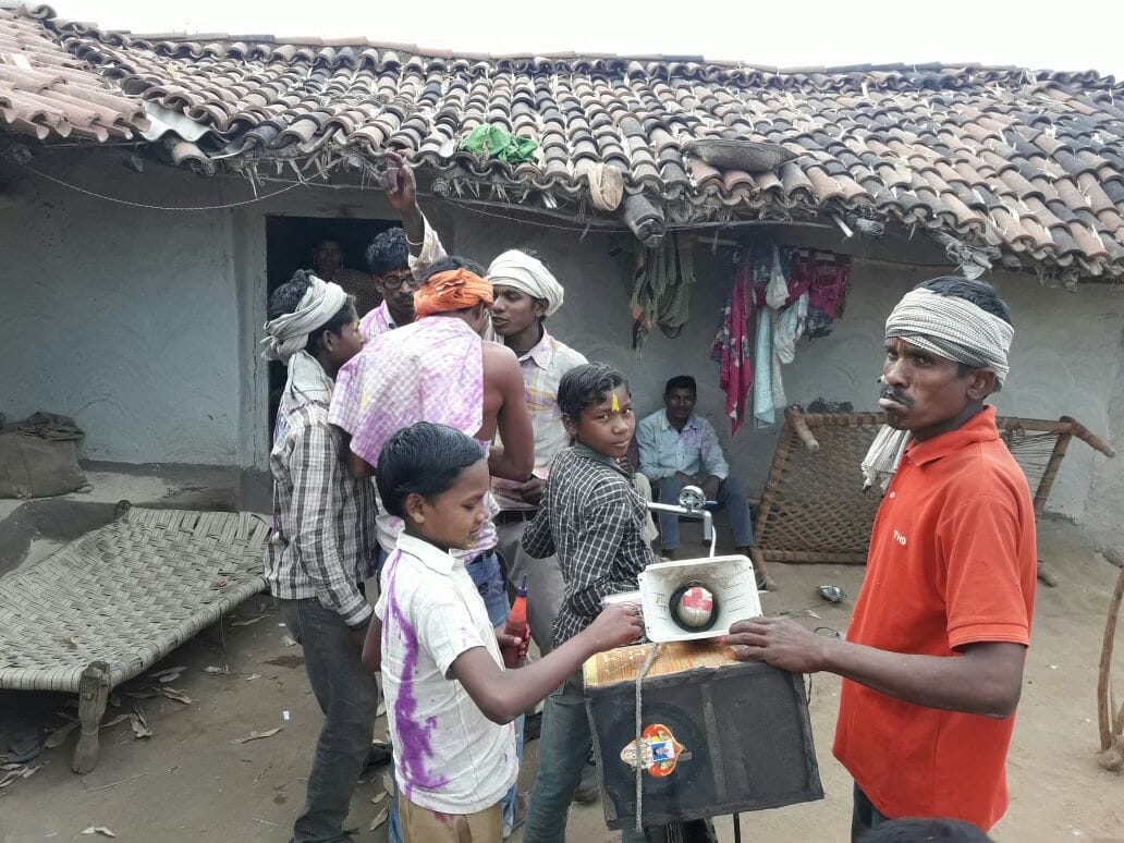 Sonbhadra these tribals Holi celebrates two days before many generations, the cause is shocking