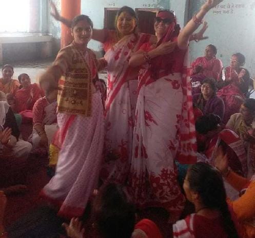 Holi singing in Ramnagar