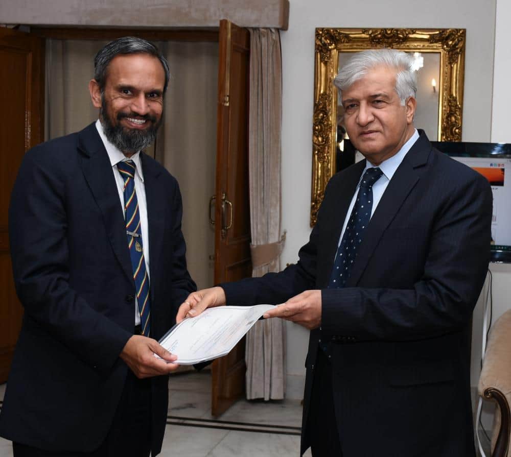 IAS Bhupendra Aulakh and Manoj Chandran honored