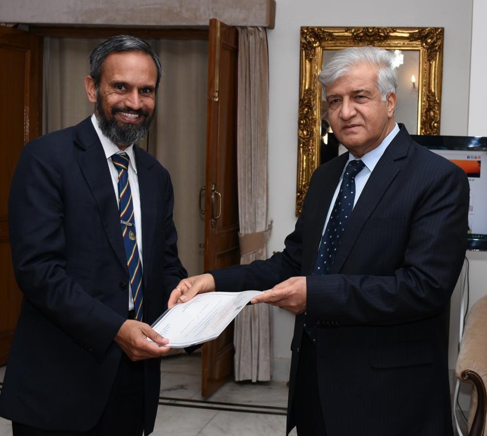 IAS Bhupendra Aulakh and Manoj Chandran honored