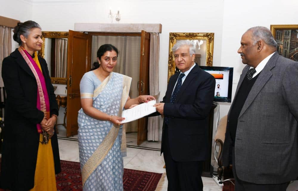 IAS Bhupendra Aulakh and Manoj Chandran honored