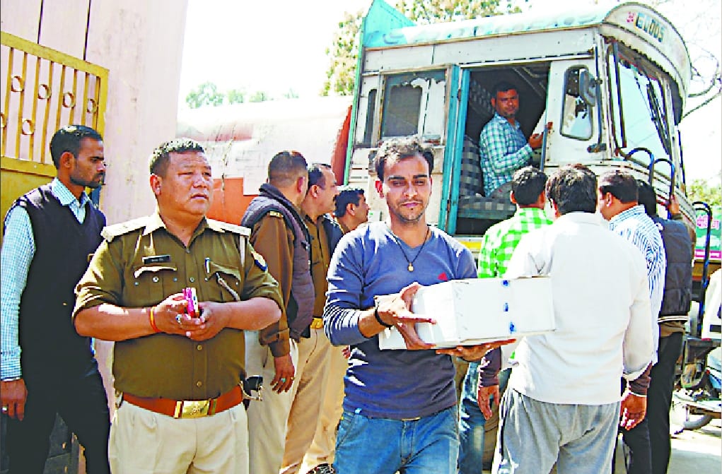 15 lakhs of liquor caught