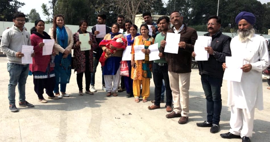 Big fraud on pathankot the name of work permit, punjab news