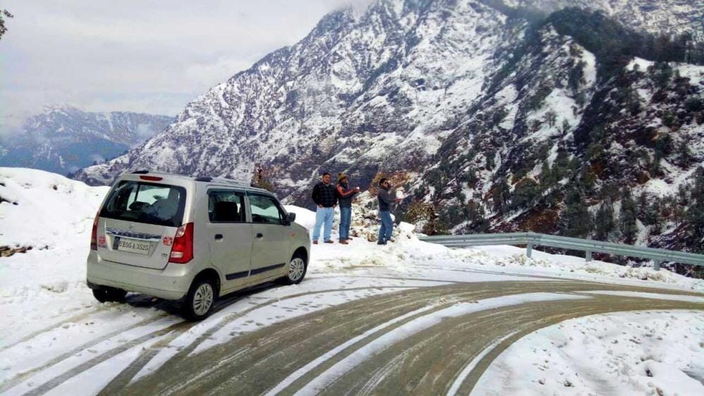 Srinagarto leh highway closed after snowfall