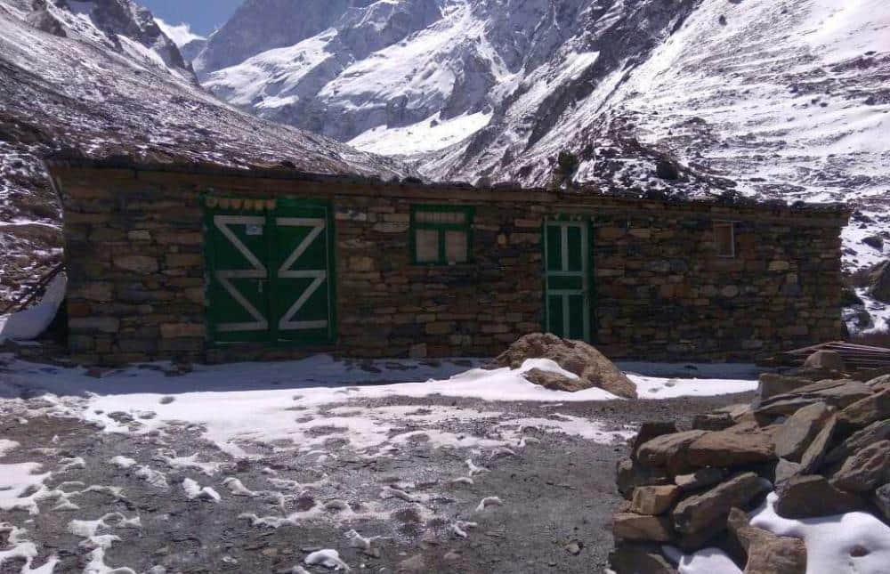 snowfall in many places in uttarakhand