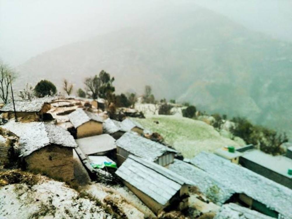 snowfall in many places in uttarakhand