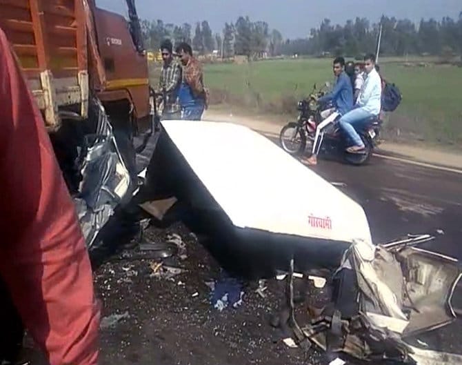 two people killed in road accident at jind, canter hits tata sumo