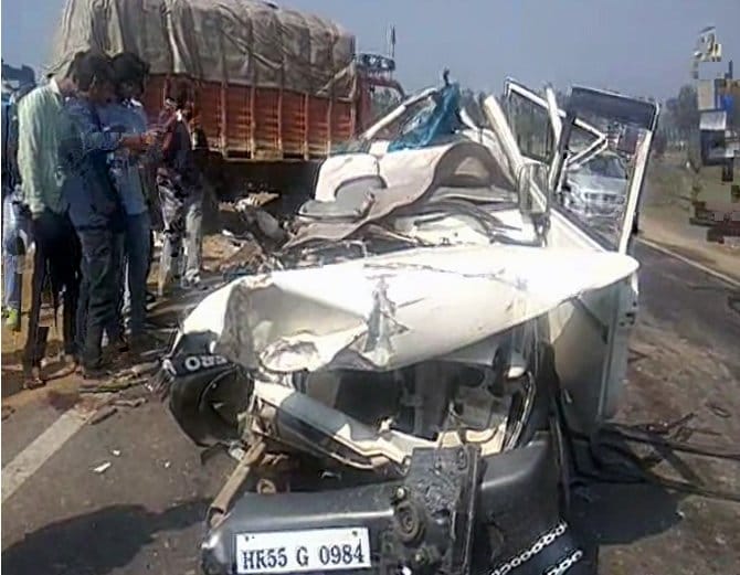 Three people, including a woman, collided with face-to-face tempo-tanker