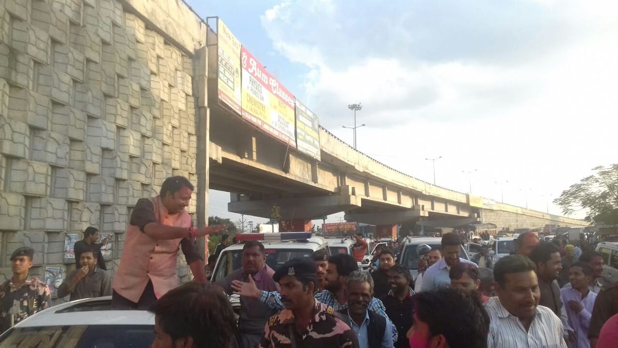 sangeet som Jules from modipuram, fiercely packed pack