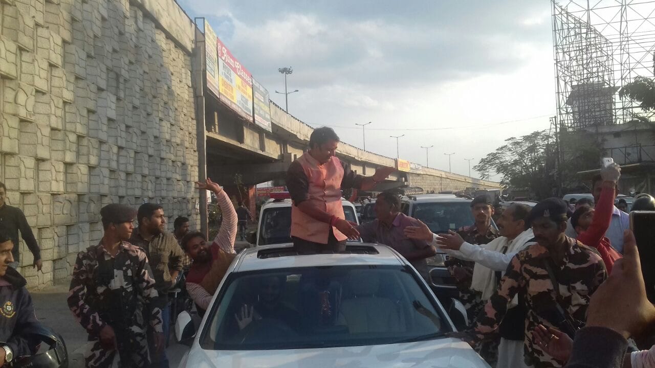 sangeet som Jules from modipuram, fiercely packed pack