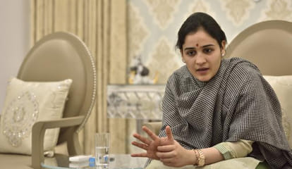 mulayam singh daughter in law aparna yadav big defeat