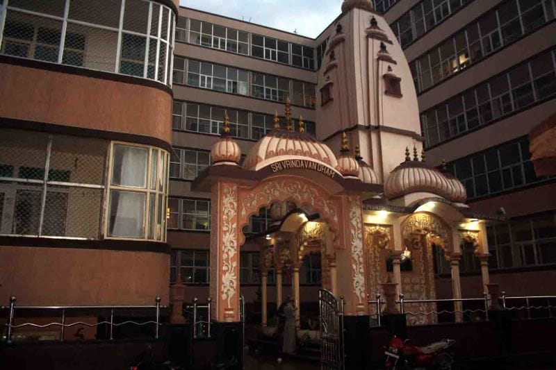 Russian woman dies falling from the seventh floor