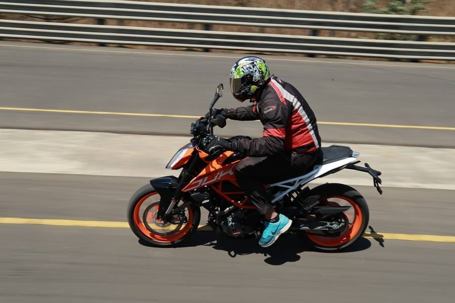 best five bike in two lakh rupees budget segment