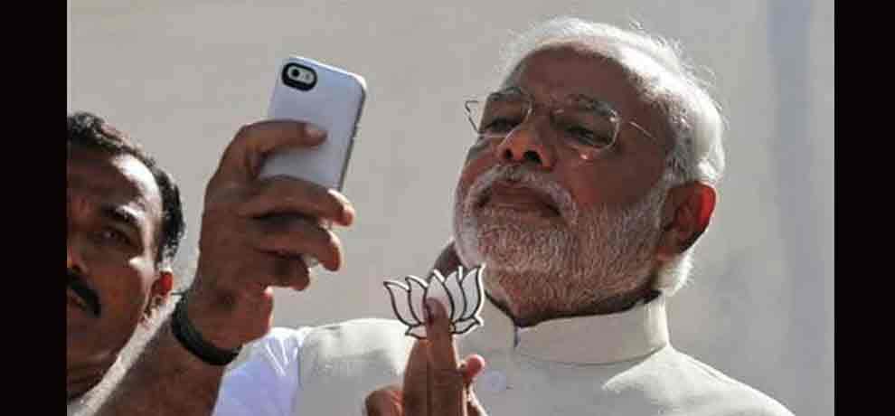 why pm modi is far ahead from akhilesh yadav, mayawati and rahul gandhi in up election 