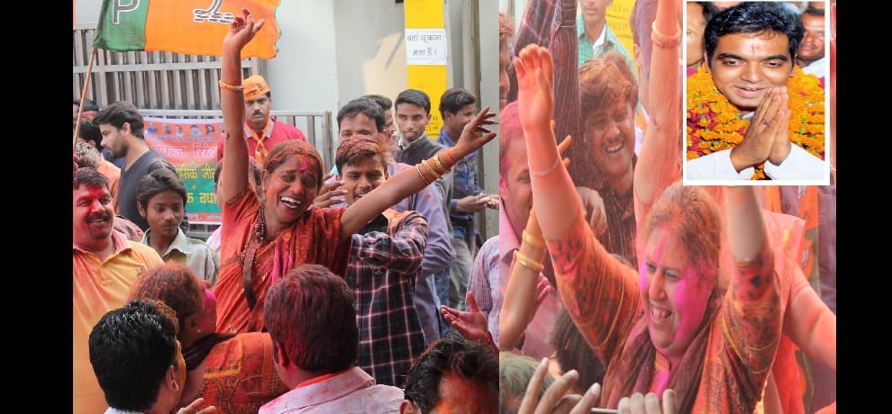 Pankaj Singh welcomed with drums, gulals and firecrackers, 