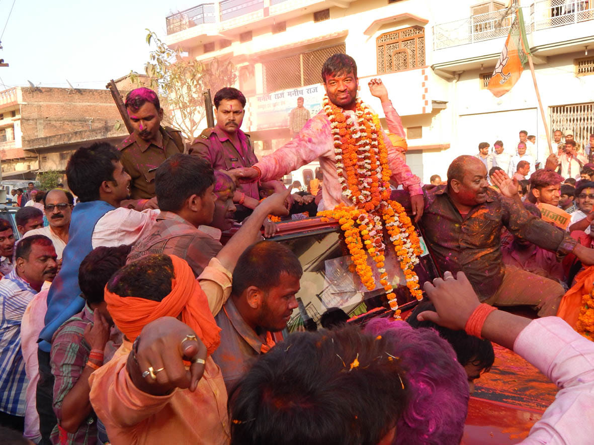 Saffron everywhere, just a 'bicycle'