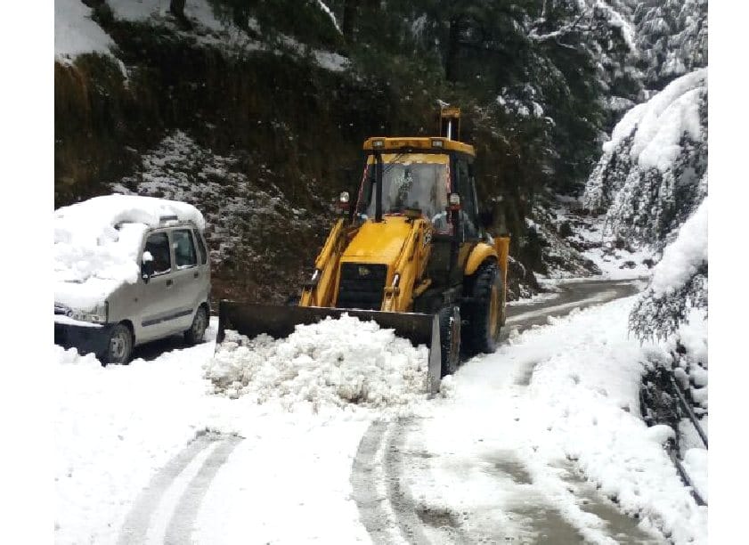 Fresh Snowfall in Himachal, Snowfall at Shimla Also.