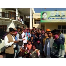 BJP workers celebrate Holi games of victory, Kurukshetra