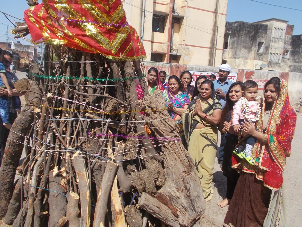 Holi starts with Holika Dahan