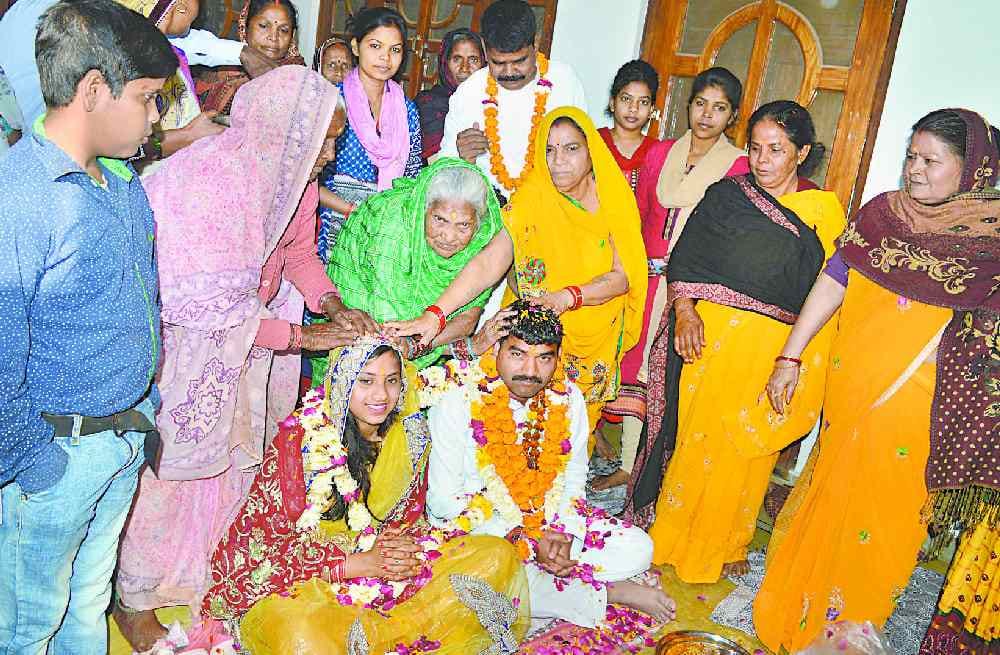 The MLA were immersed in the color of Holi