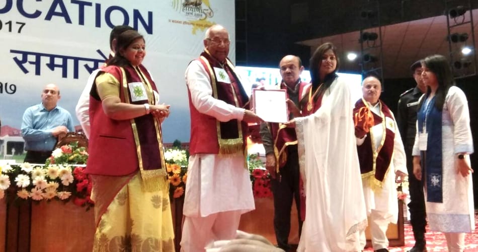 Amar Ujala's Atul Maheshwari Gold Medal, MBA Topper Gulshana