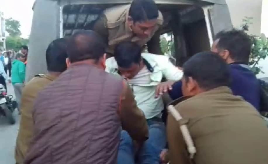 नशे में छेड़छाड़