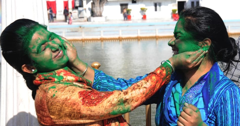chandigarh holi celebreation, holi colour,