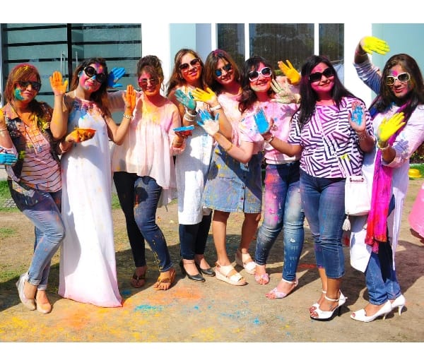  pics of holi celebration.