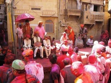 Holi looks on the King's court in jaisalmer