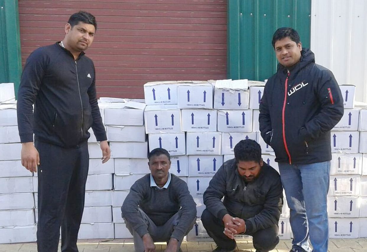 Excise team caught liquor worth Rs 21 lakh.