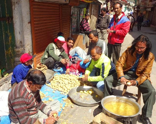 Potato gutters trader in Almora