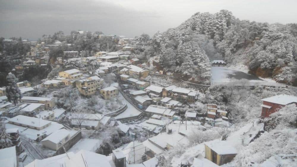 very heavy snowfall in mussoorie after many years 