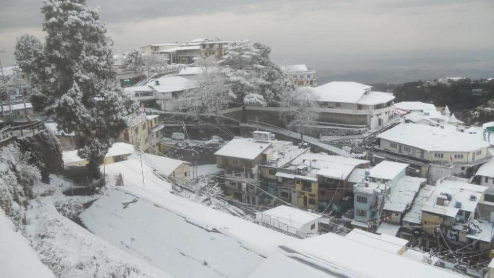 very heavy snowfall in mussoorie after many years 