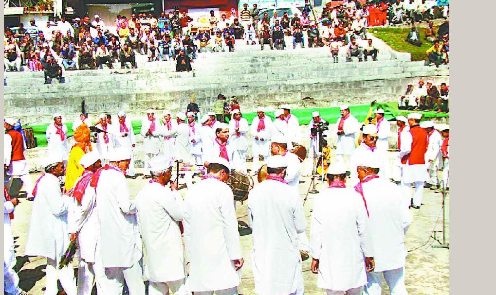 Politics Breaks on the Color Festival
