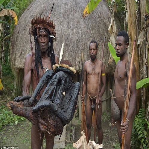 families lived in between the dead people