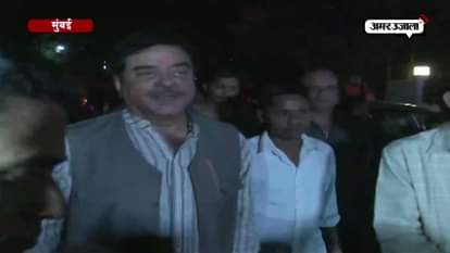 Shatrughan Sinha celebrates Holi with family 