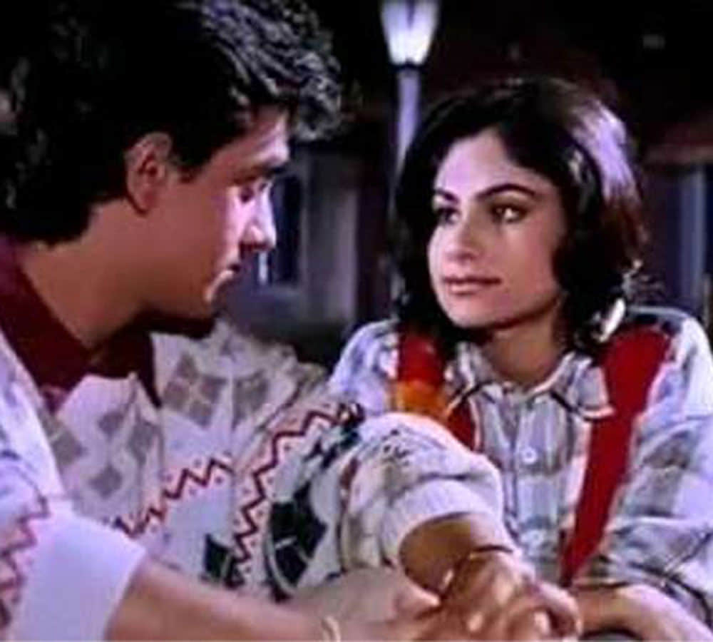 now ayesha jhulka doing business and running spa parlour