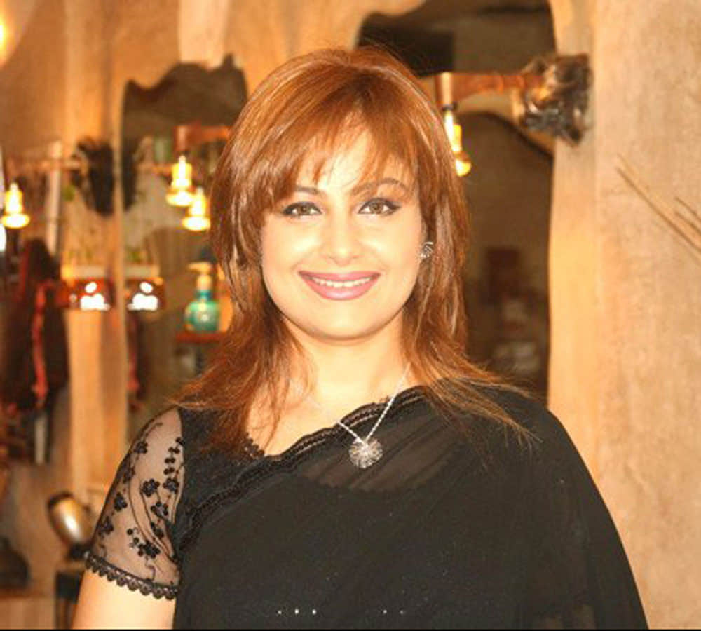 now ayesha jhulka doing business and running spa parlour