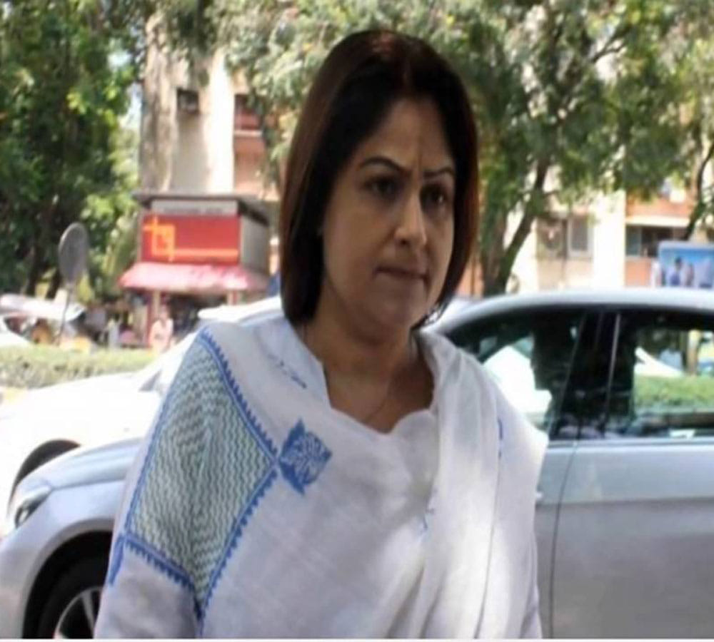 now ayesha jhulka doing business and running spa parlour