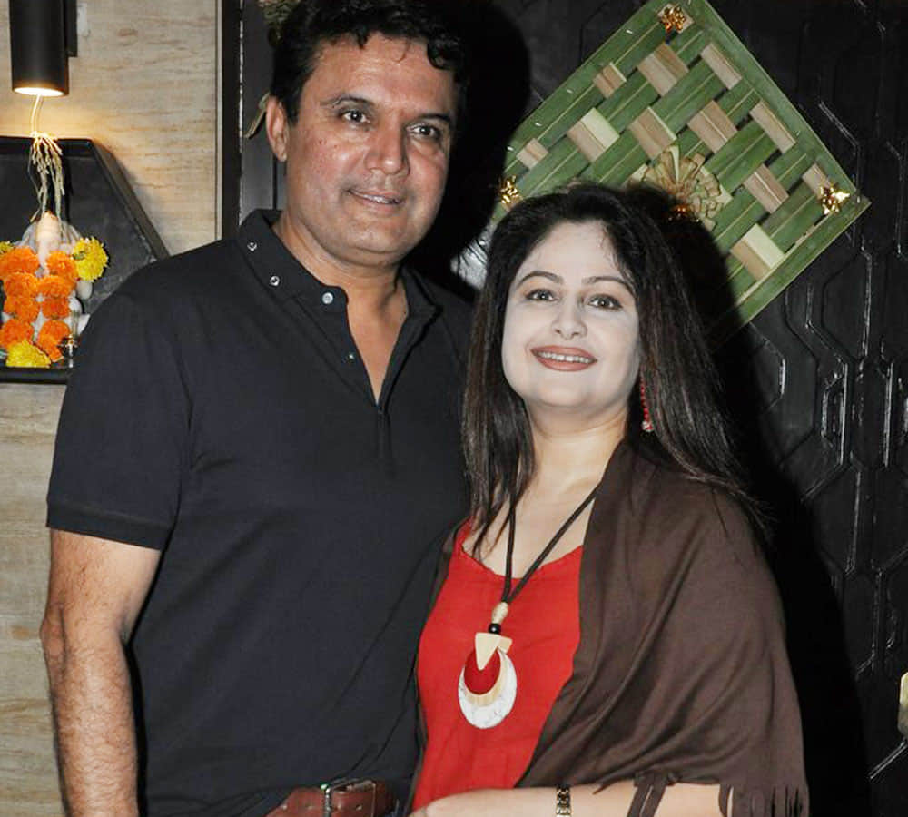 now ayesha jhulka doing business and running spa parlour