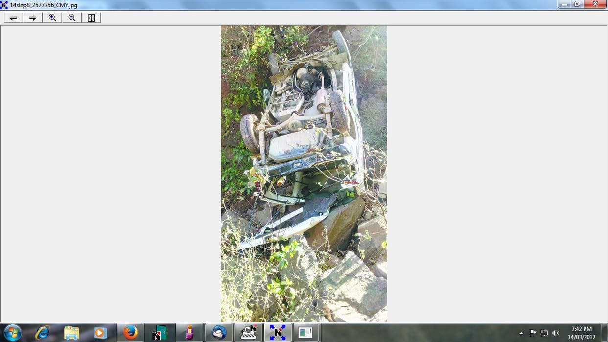 Van feeldown one killed in solan