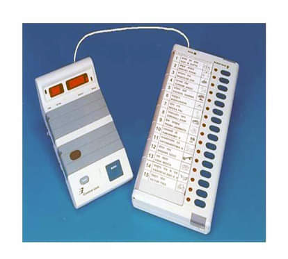 kejriwal supported up election commission for not using evm machine made before 2006