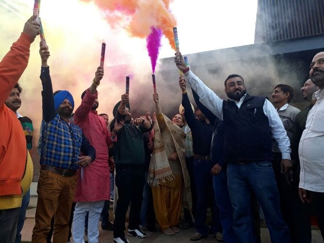 holi of punjab assembly election 2017 victory at navjot sidhu house