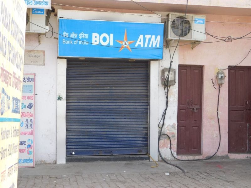Three days later, crowds in open banks