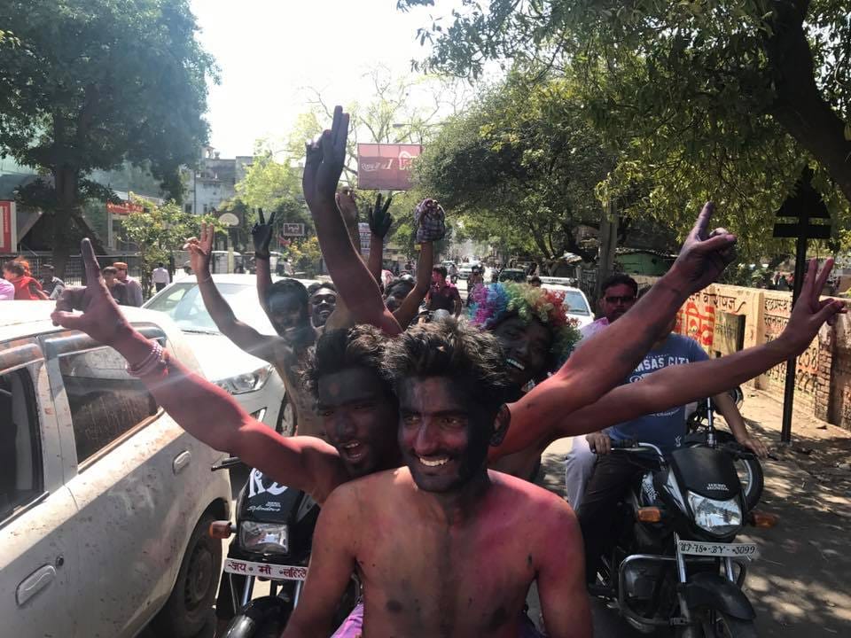 view photos of the world famous kanpur kurtafaad holi