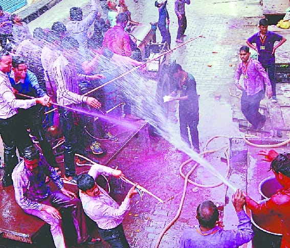  Happy Holi: Roads, Streets and Chabarees